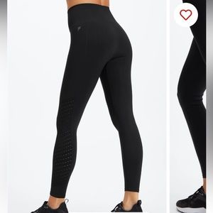 Fabletics Eco Sync High-Waisted 7/8 Legging
